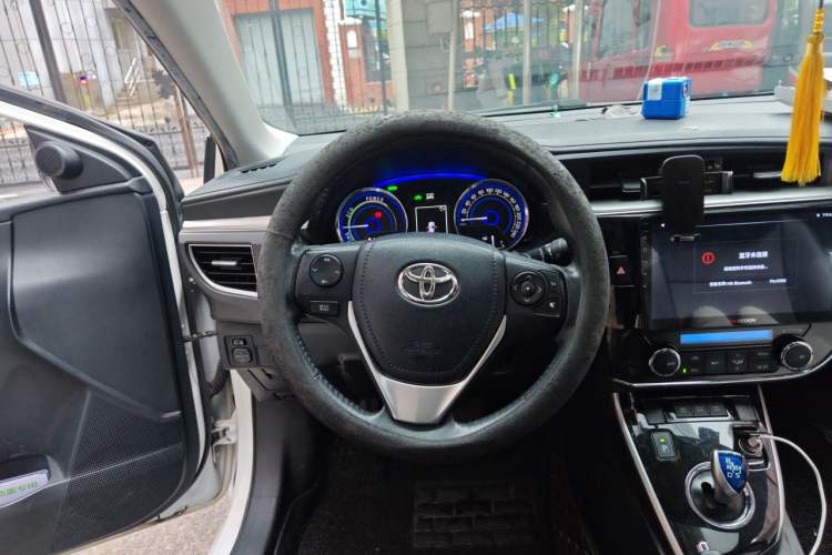 Used Toyota Corolla 2016 Dual-Engine 1.8L E-CVT Elite Edition Steering Wheel