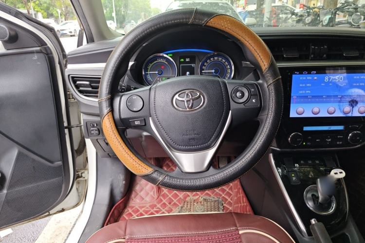 Used Toyota Corolla 2016 Dual-Engine 1.8L E-CVT Leading Edition Steering Wheel