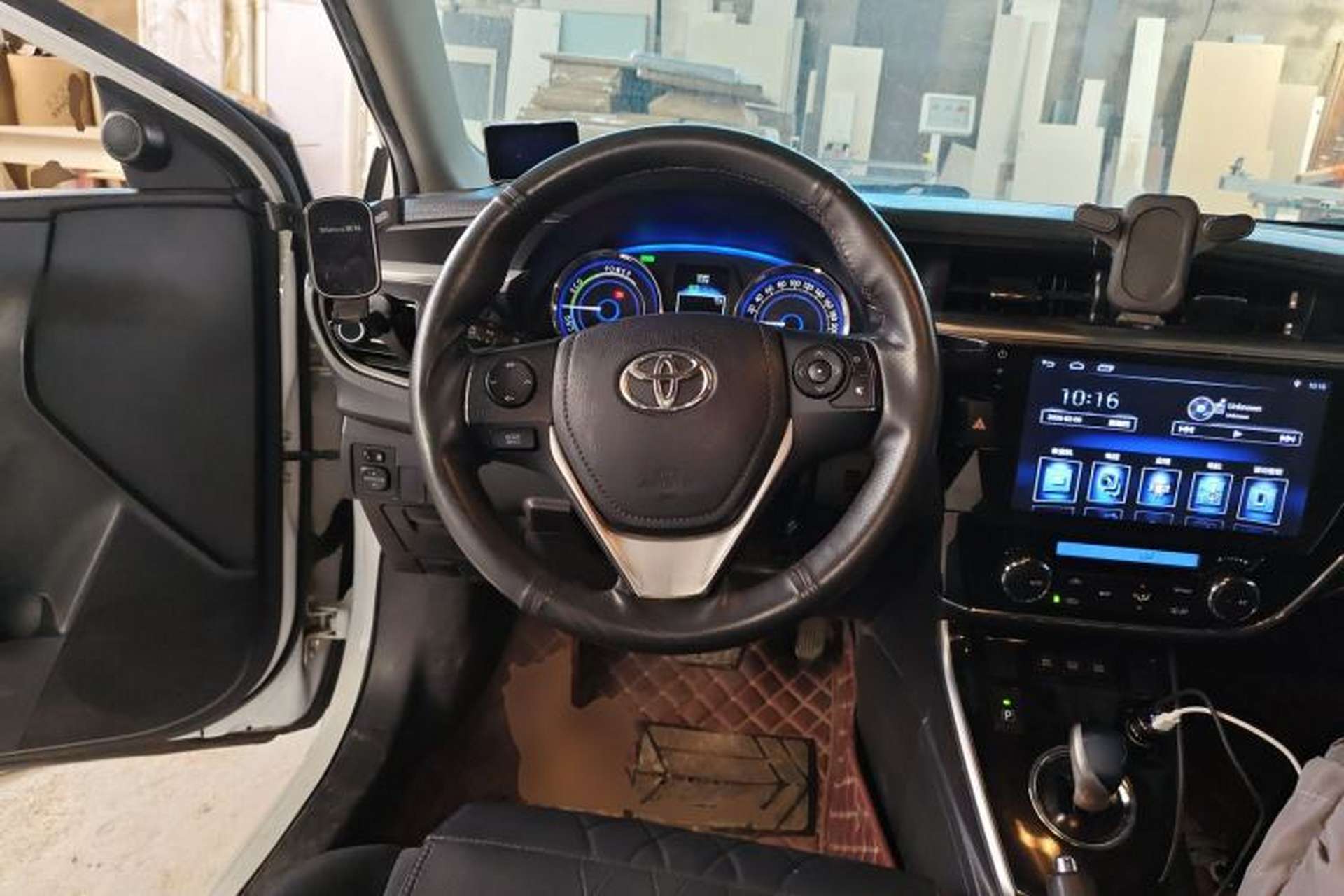 Used Toyota Corolla 2016 Dual-Engine 1.8L E-CVT Leading Edition Steering Wheel