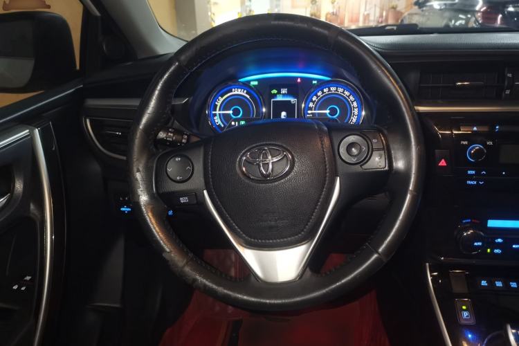 Used Toyota Corolla 2016 Dual-Engine 1.8L E-CVT Elite Edition Steering Wheel