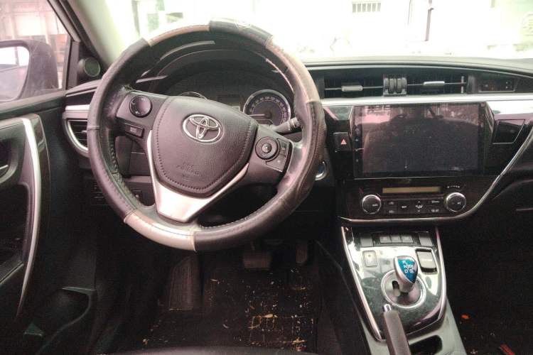 Used Toyota Corolla 2016 Dual-Engine 1.8L E-CVT Elite Edition Steering Wheel