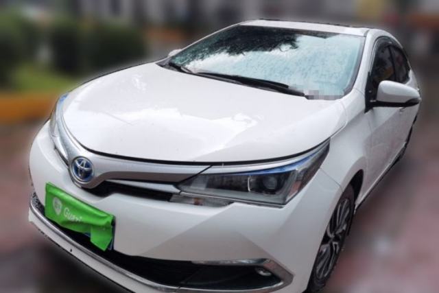 Ojetý Toyota Corolla 2016 Dual-Engine 1.8L E-CVT Luxury Edition