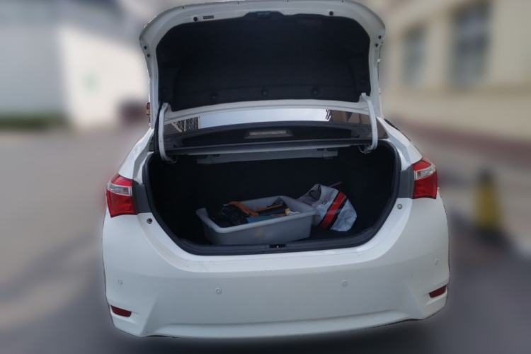 Used Toyota Corolla 2016 1.6L CVT GL-i Cool Edition Trunk