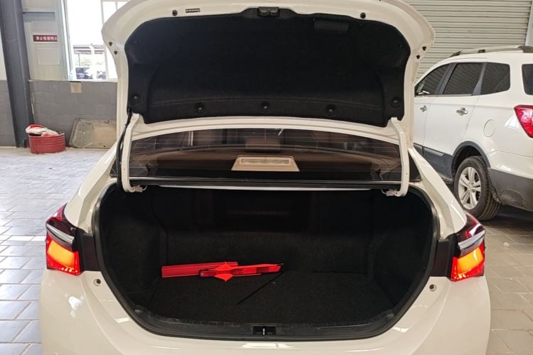 Used Toyota Corolla 2016 Dual-Engine 1.8L E-CVT Elite Edition Trunk
