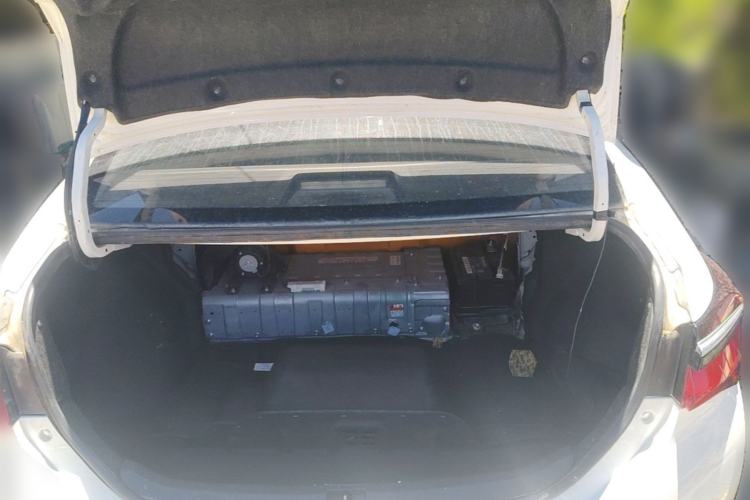 Used Toyota Corolla 2016 Dual-Engine 1.8L E-CVT Leading Edition Trunk
