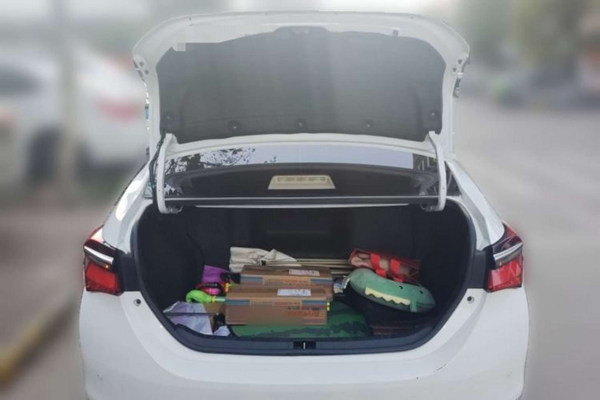 Used Toyota Corolla 2016 Dual-Engine 1.8L E-CVT Elite Edition Trunk