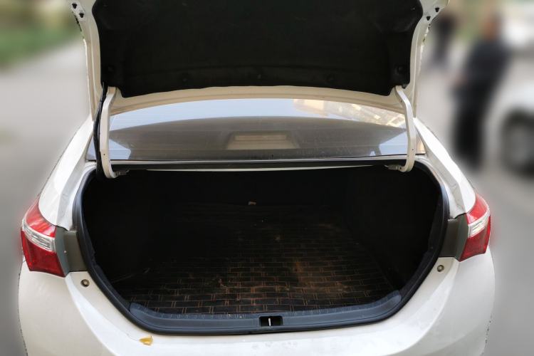 Used Toyota Corolla 2016 1.6L CVT GL-i Cool Edition Trunk