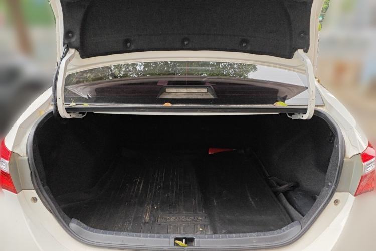 Used Toyota Corolla 2016 1.6L CVT GL-i Cool Edition Trunk