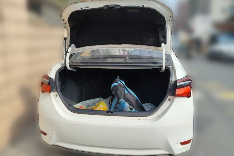 Used Toyota Corolla 2016 Dual-Engine 1.8L E-CVT Leading Edition Trunk