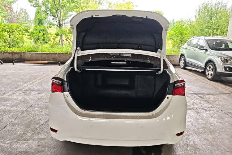 Used Toyota Corolla 2016 Dual-Engine 1.8L E-CVT Elite Edition Trunk