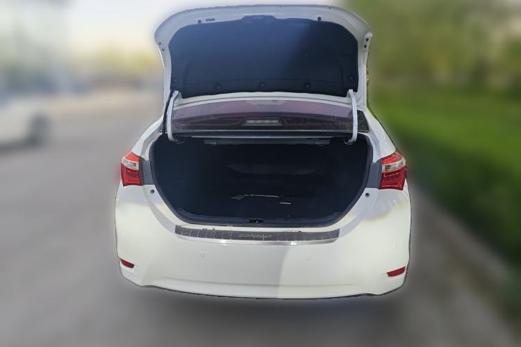 Used Toyota Corolla 2016 1.6L CVT GL-i Cool Edition Trunk