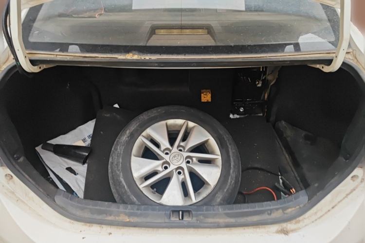 Used Toyota Corolla 2016 Dual-Engine 1.8L E-CVT Pioneer Edition Trunk