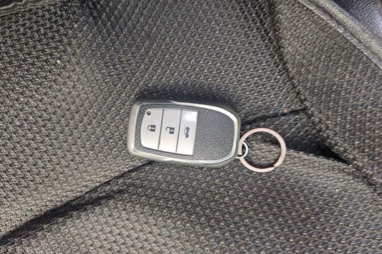 Used Toyota Corolla 2016 Dual-Engine 1.8L E-CVT Pioneer Edition Vehicle Key