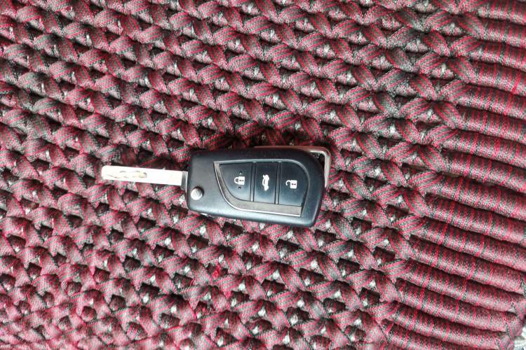 Used Toyota Corolla 2016 1.6L CVT GL-i Cool Edition Vehicle Key