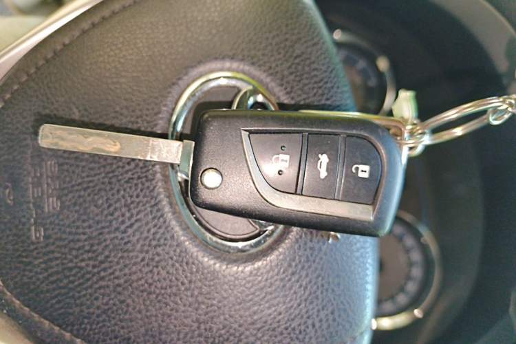Used Toyota Corolla 2016 1.6L CVT GL-i Cool Edition Vehicle Key
