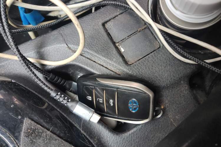 Used Toyota Corolla 2016 Dual-Engine 1.8L E-CVT Elite Edition Vehicle Key