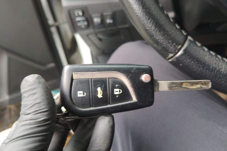 Used Toyota Corolla 2016 1.6L CVT GL-i Cool Edition Vehicle Key