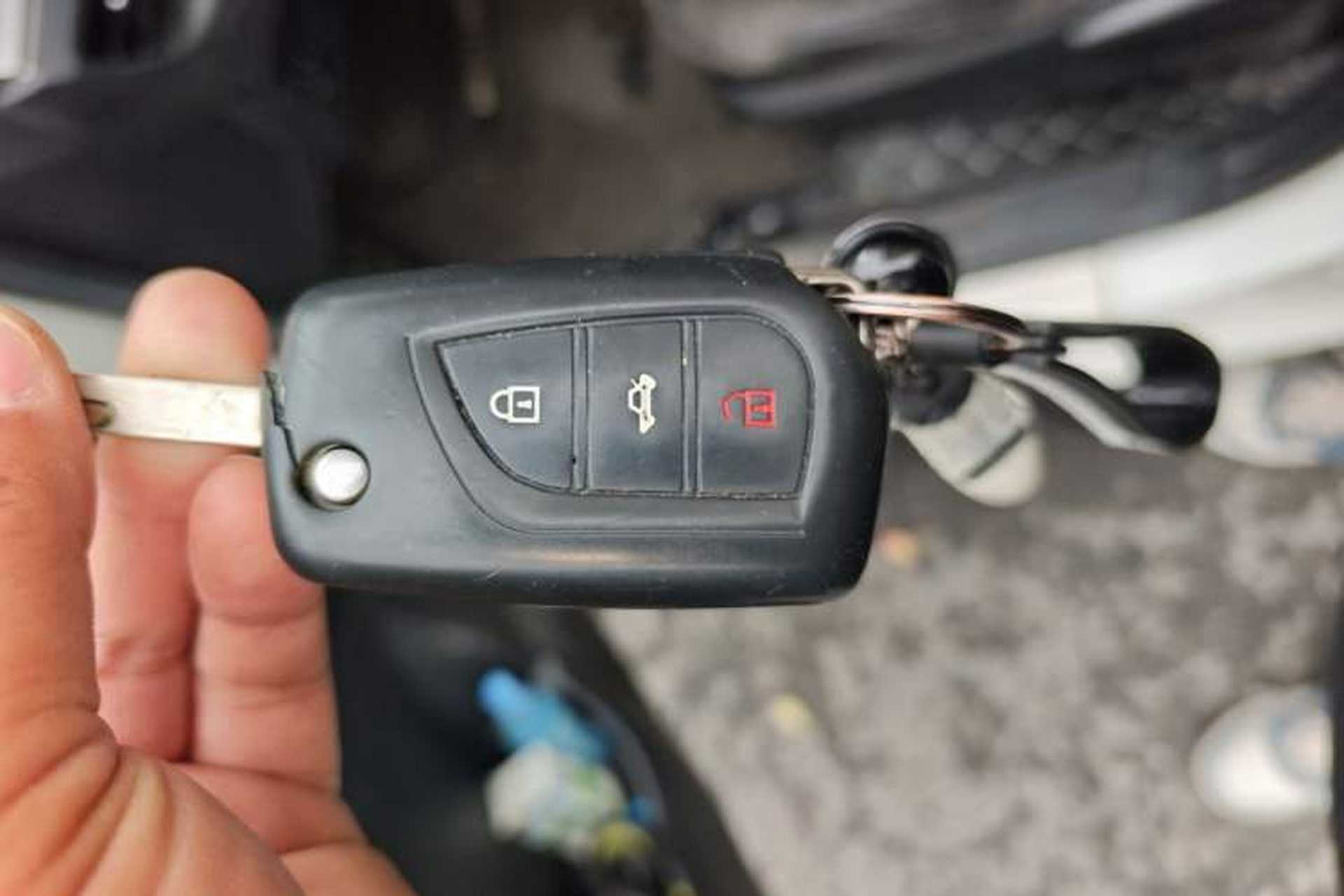Used Toyota Corolla 2016 1.6L Manual GL-i Cool Edition Vehicle Key