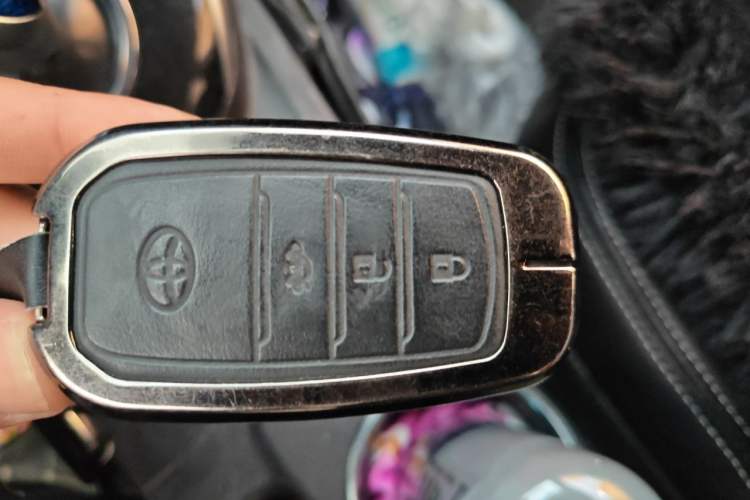 Used Toyota Corolla 2016 Dual-Engine 1.8L E-CVT Pioneer Edition Vehicle Key