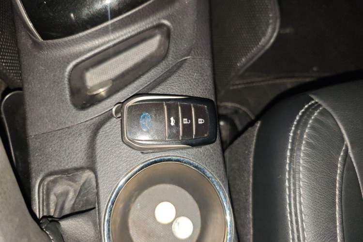Used Toyota Corolla 2016 Dual-Engine 1.8L E-CVT Elite Edition Vehicle Key