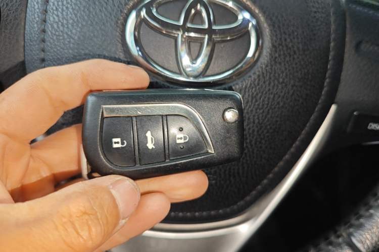 Used Toyota Corolla 2016 1.6L CVT GL-i Cool Edition Vehicle Key