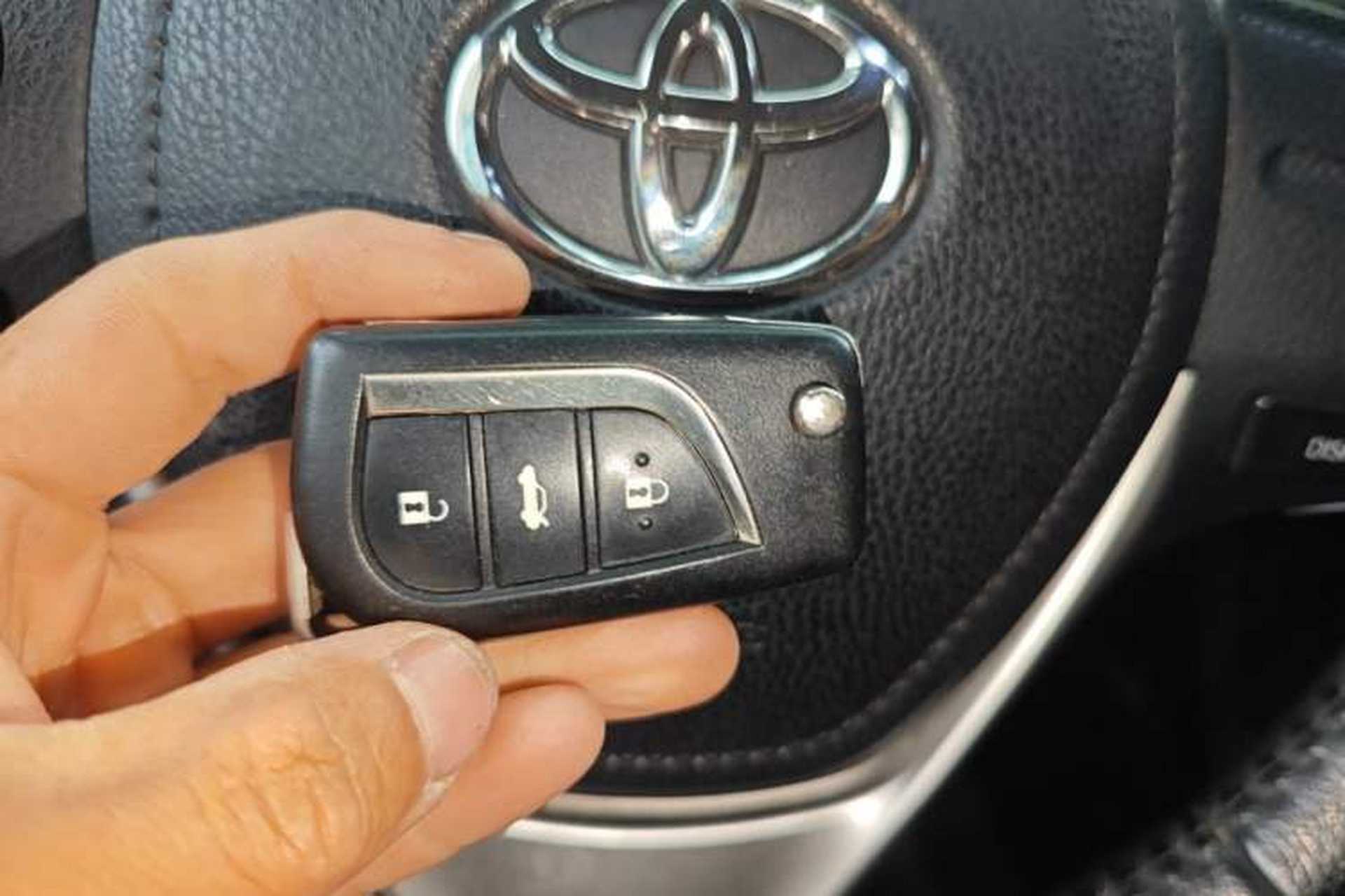 Used Toyota Corolla 2016 1.6L CVT GL-i Cool Edition Vehicle Key