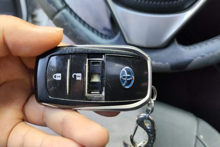 Used Toyota Corolla 2016 Dual-Engine 1.8L E-CVT Elite Edition Vehicle Key