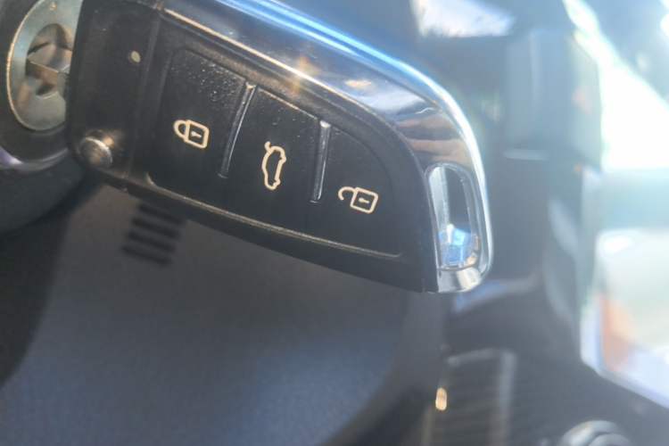 Used Toyota Corolla 2016 1.6L CVT GL-i Cool Edition Vehicle Key