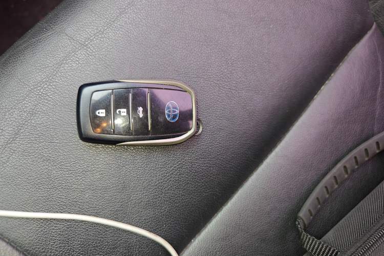 Used Toyota Corolla 2016 Dual-Engine 1.8L E-CVT Elite Edition Vehicle Key