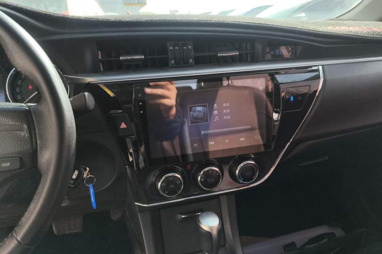 Used Toyota Corolla 2017 1.2T CVT GL-i Leather Edition Audio And AC Panel