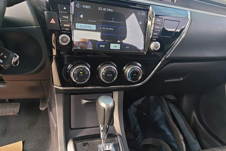 Used Toyota Corolla 2017 1.2T CVT GL Audio And AC Panel