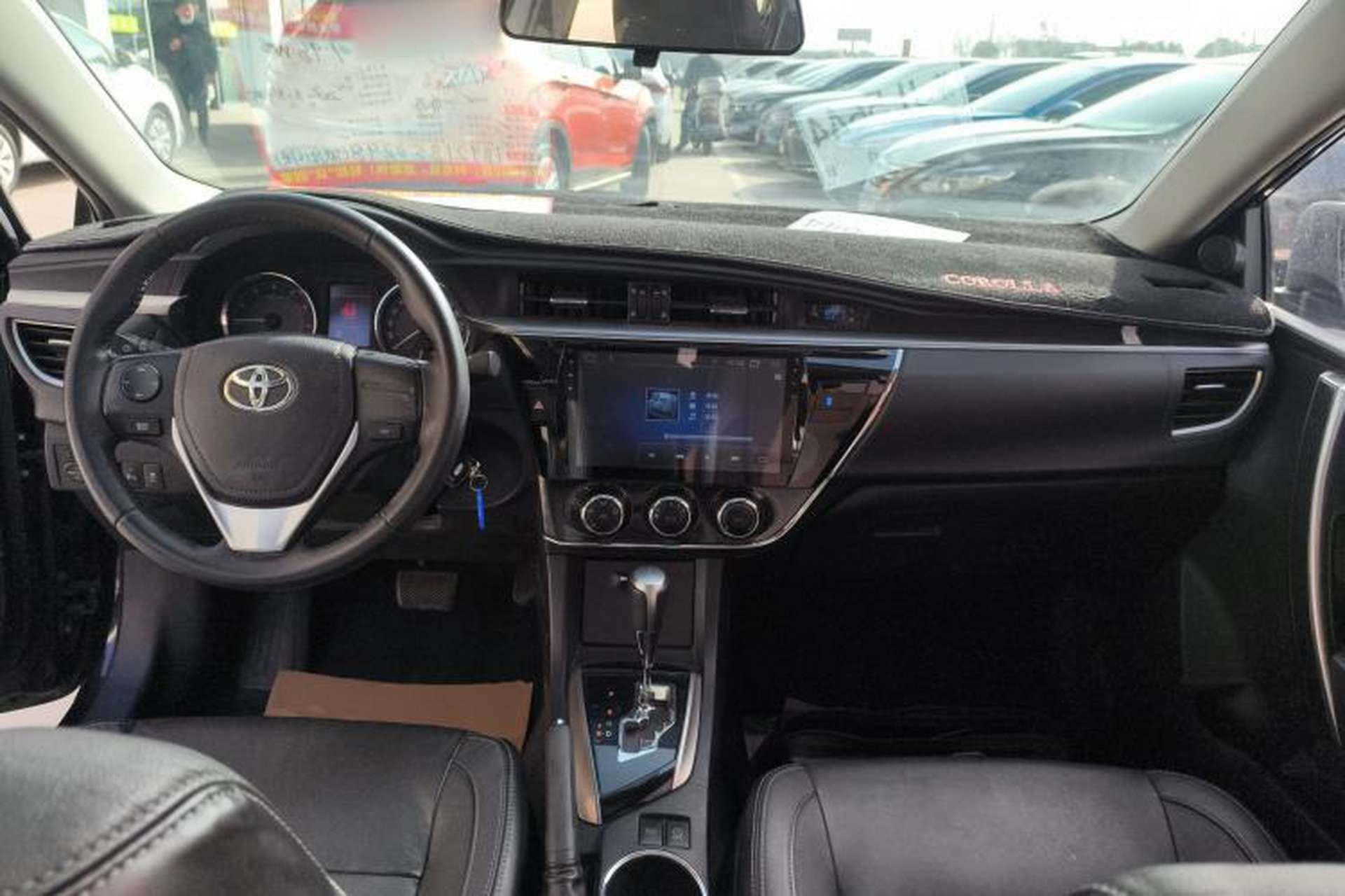 Used Toyota Corolla 2017 1.2T CVT GL-i Leather Edition Center Console