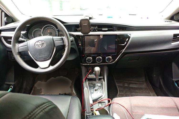 Used Toyota Corolla 2017 1.6L CVT GL Center Console
