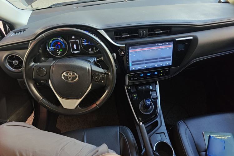Used Toyota Corolla 2017 Revised Dual-Engine 1.8L E-CVT Elite Edition Center Console