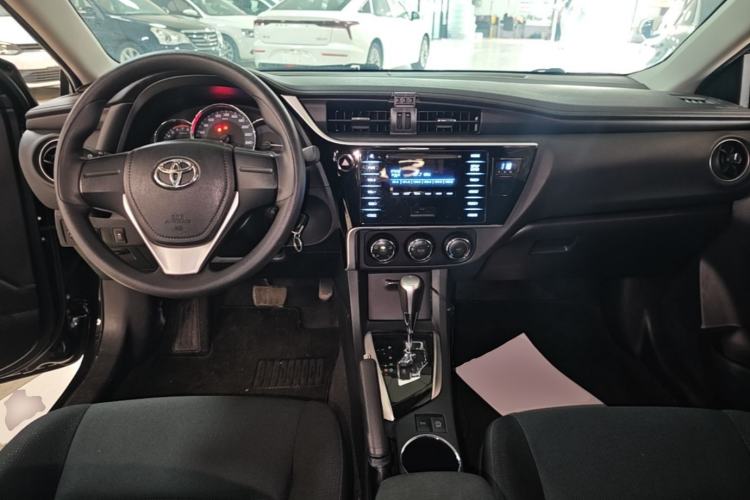 Used Toyota Corolla 2017 Revised Version 1.2T S-CVT GL Center Console