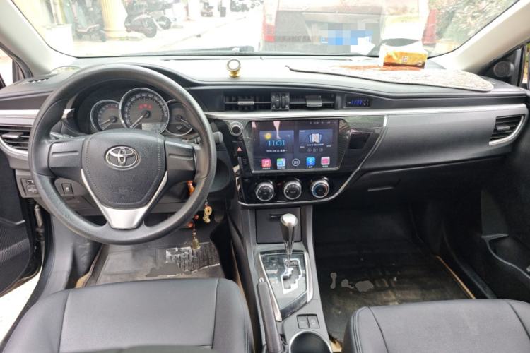 Used Toyota Corolla 2017 1.2T CVT GL Center Console