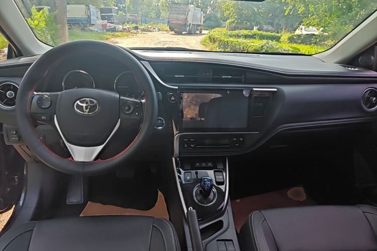 Used Toyota Corolla 2017 Revised Dual-Engine 1.8L E-CVT Elite Edition Center Console