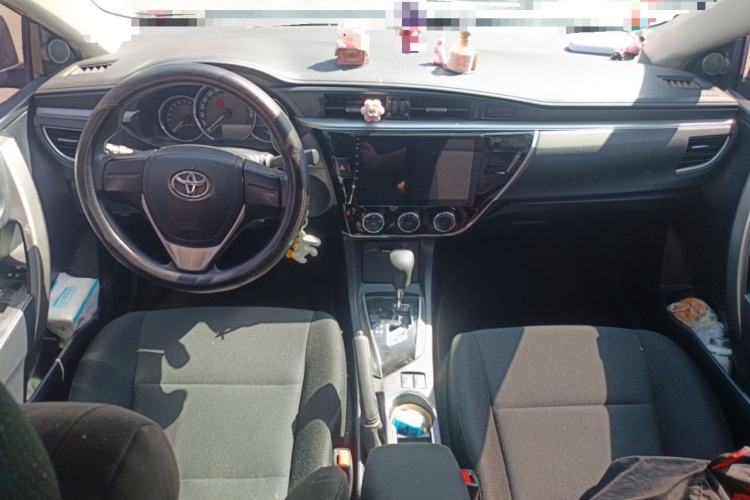 Used Toyota Corolla 2017 1.2T CVT GL Center Console