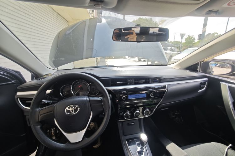 Used Toyota Corolla 2017 Revised Version 1.6L S-CVT GL Center Console