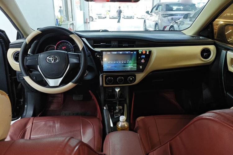 Used Toyota Corolla 2017 Revised Version 1.2T S-CVT GL Center Console