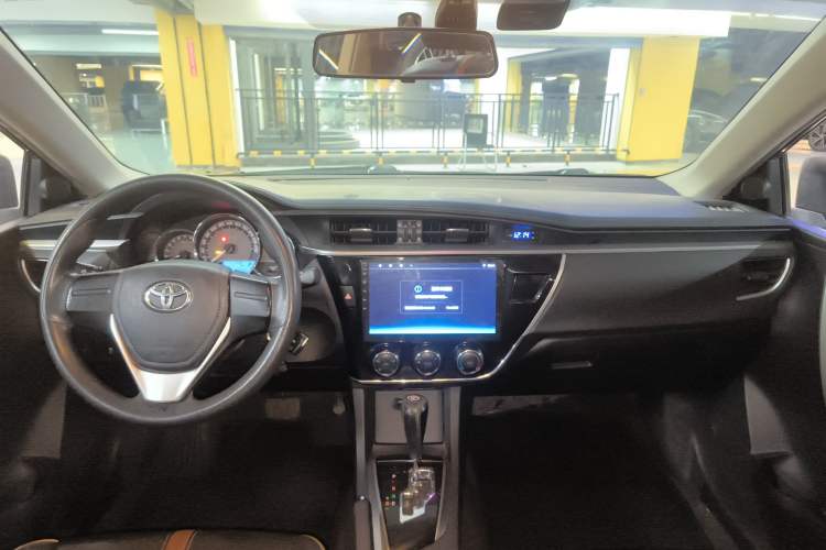 Used Toyota Corolla 2017 1.2T CVT GL Center Console
