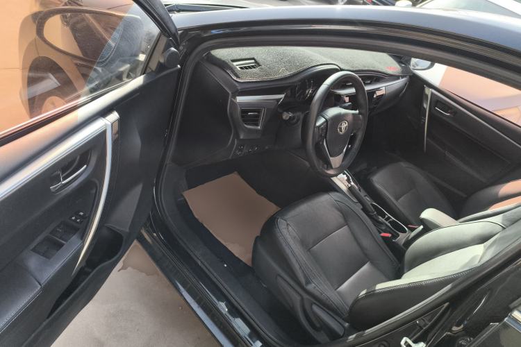 Used Toyota Corolla 2017 1.2T CVT GL-i Leather Edition Driver Seat