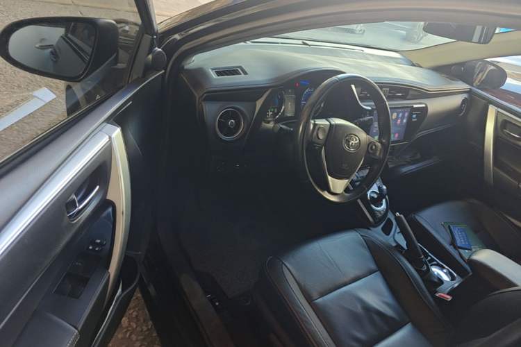 Used Toyota Corolla 2017 Revised Dual-Engine 1.8L E-CVT Elite Edition Driver Seat