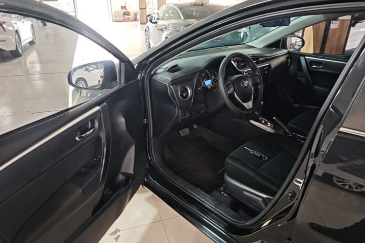 Used Toyota Corolla 2017 Revised Version 1.2T S-CVT GL Driver Seat