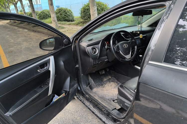 Used Toyota Corolla 2017 Revised Version 1.2T S-CVT GL-i Leather Edition Driver Seat