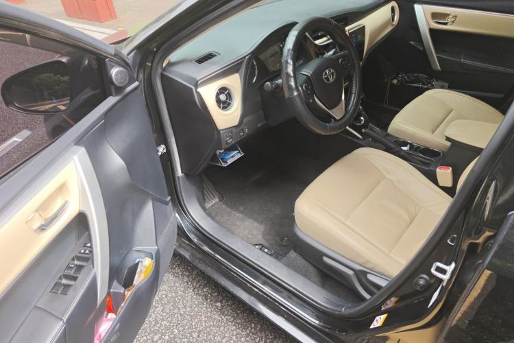 Used Toyota Corolla 2017 Revised Dual-Engine 1.8L E-CVT Elite Edition Driver Seat