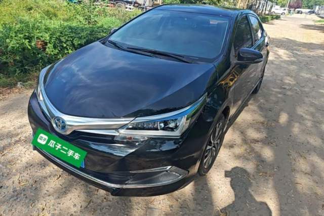 Ojetý Toyota Corolla 2017 Revised Dual-Engine 1.8L E-CVT Elite Edition