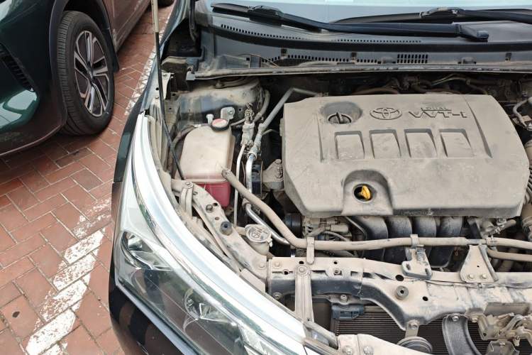 Used Toyota Corolla 2017 1.6L CVT GL Engine Bay Right