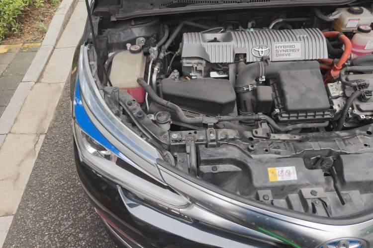 Used Toyota Corolla 2017 Revised Dual-Engine 1.8L E-CVT Elite Edition Engine Bay Right