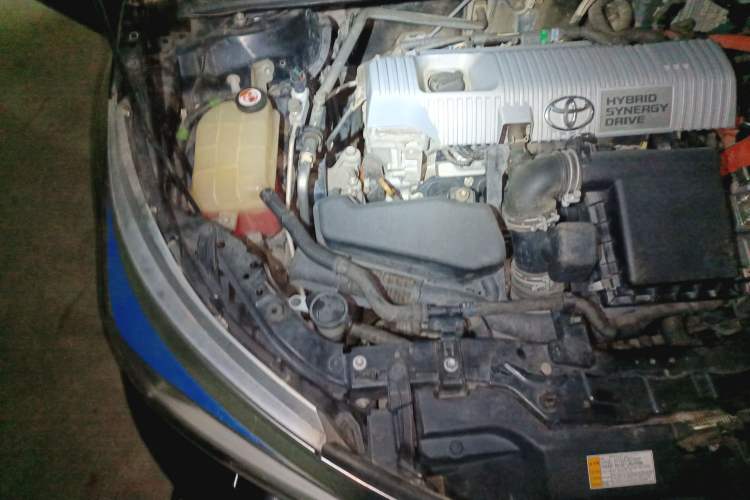 Used Toyota Corolla 2017 Revised Dual-Engine 1.8L E-CVT Leading Edition Engine Bay Right